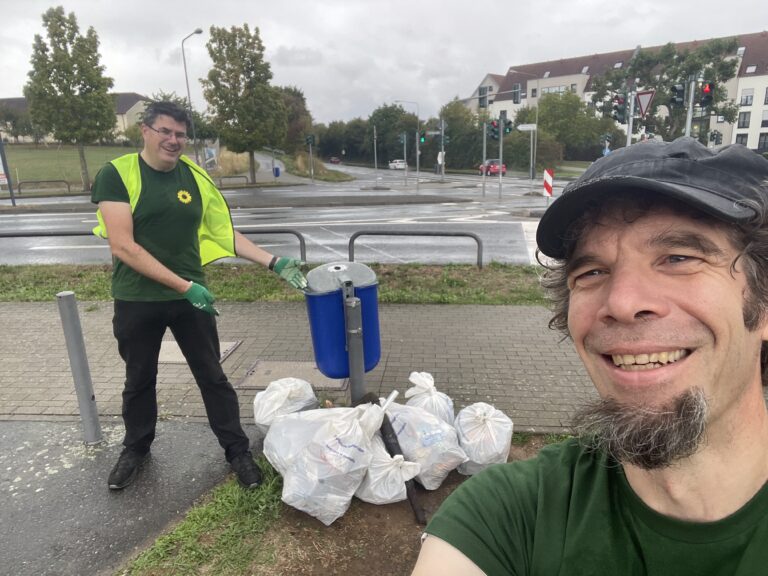 Müllsammelaktion an der Kalbacher Umgehung